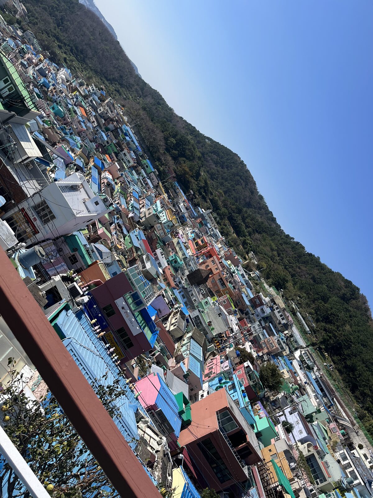 Gamcheon Culture Village — Busans regnbue af tage.